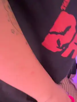 Snapshot of reicos_ chatting on April 6, 7:37 pm reicos online show from April 6, 7:37 pm