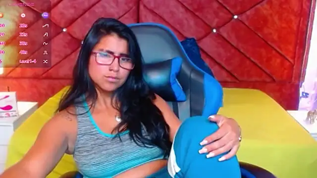 Alisha Gamskar13 online show from May 11, 2:45 pm