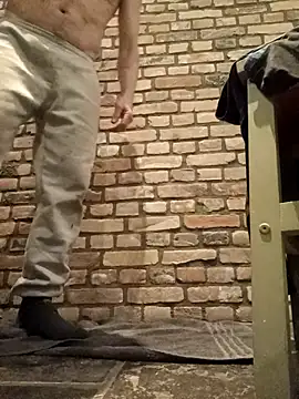 Snapshot of youp8444 chatting on March 8, 10:24 pm youp8444 online show from March 8, 10:24 pm