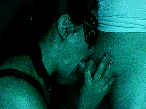 Snapshot of vanillasdark chatting on April 8, 12:54 am vanillasdark online show from April 8, 12:54 am