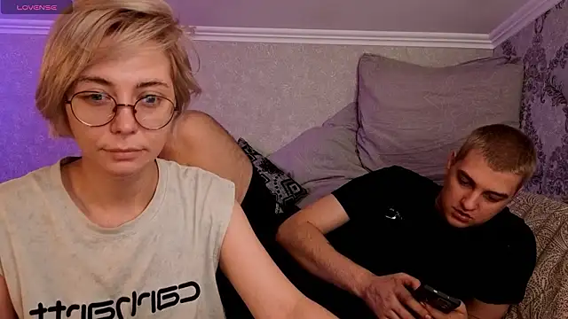 Snapshot of Blond_ice chatting on March 16, 6:01 pm Blond ice online show from March 16, 6:01 pm