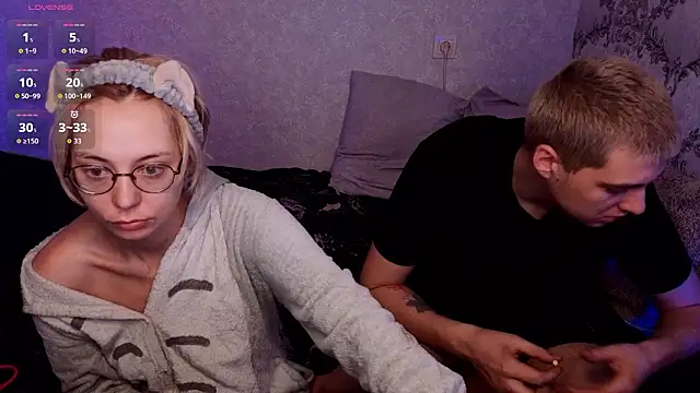 Snapshot of Blond_ice chatting on March 19, 8:24 pm Blond ice online show from March 19, 8:24 pm