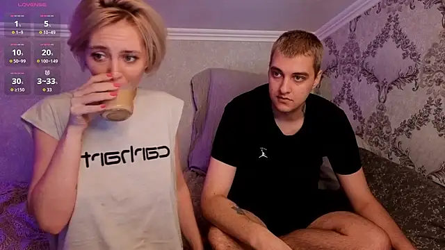 Snapshot of Blond_ice chatting on March 24, 8:36 pm Blond ice online show from March 24, 8:36 pm