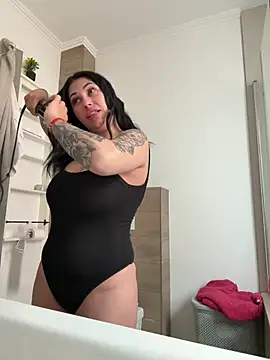 LunaSerenaX online show from March 29, 12:05 pm