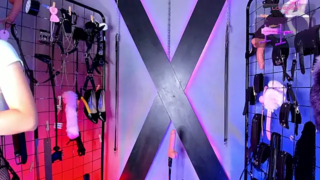 Cinthia Iris BDSM online show from March 21, 3:11 am