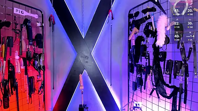 Snapshot of Cinthia_Iris_BDSM chatting on June 23, 3:37 am Cinthia Iris BDSM online show from June 23, 3:37 am