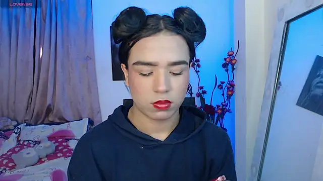 Snapshot of Candyy_doll__ chatting on March 13, 7:42 pm Candyy doll online show from March 13, 7:42 pm