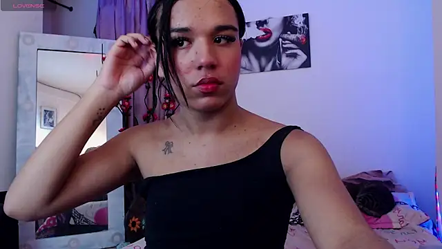 Snapshot of Candyy_doll__ chatting on March 27, 7:14 am Candyy doll online show from March 27, 7:14 am