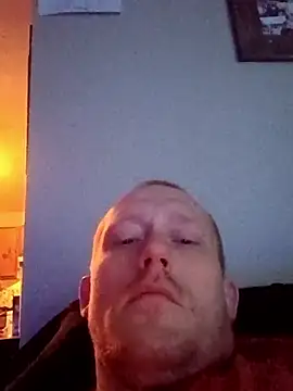 Snapshot of Lovemcurvy69 chatting on March 15, 2:28 am Lovemcurvy69 online show from March 15, 2:28 am