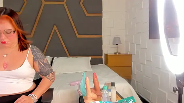 juana valkiria online show from April 30, 3:02 am