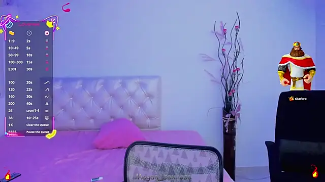 Snapshot of Megan_sexrosse chatting on April 22, 4:04 am Megan sexrosse online show from April 22, 4:04 am