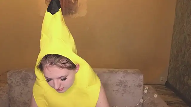 Snapshot of Banana_Bowl chatting on March 6, 9:06 am Banana Bowl online show from March 6, 9:06 am