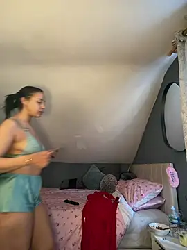 Saskia xx online show from March 13, 9:05 am