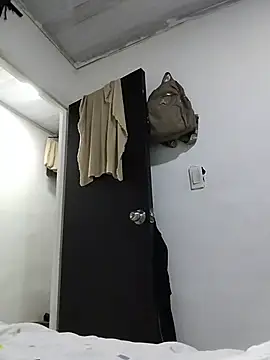 Snapshot of TuCanero23cm chatting on July 20, 7:33 am TuCanero23cm online show from July 20, 7:33 am