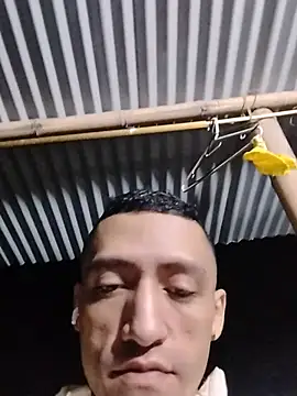Snapshot of TuCanero23cm chatting on July 21, 6:38 am TuCanero23cm online show from July 21, 6:38 am