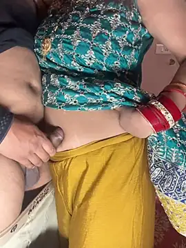 Snapshot of your_bhabhi_love chatting on April 23, 4:53 pm your bhabhi love online show from April 23, 4:53 pm