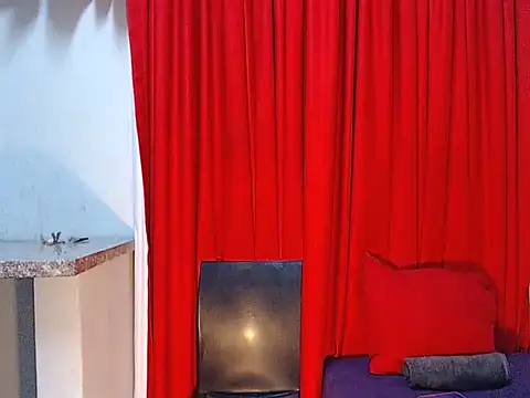 DarkDivva18 online show from May 12, 1:03 am