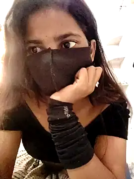 Snapshot of Itz_ishu chatting on March 6, 9:39 am Itz ishu online show from March 6, 9:39 am