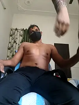 Snapshot of Itz_ishu chatting on March 12, 4:18 am Itz ishu online show from March 12, 4:18 am