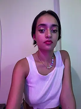 Snapshot of leilani_X chatting on March 11, 2:06 am leilani X online show from March 11, 2:06 am