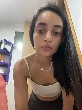 Snapshot of leilani_X chatting on March 17, 12:04 am leilani X online show from March 17, 12:04 am