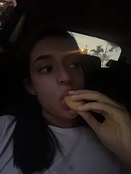 Snapshot of leilani_X chatting on March 25, 10:54 am leilani X online show from March 25, 10:54 am