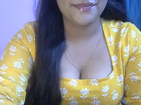 QUEEN-OF-QUEEN online show from July 8, 6:34 pm