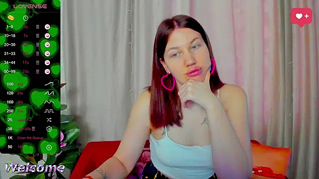 Snapshot of LilllyMoon chatting on March 20, 2:05 am LilllyMoon online show from March 20, 2:05 am