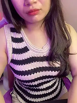 Snapshot of Meow_sexygirl chatting on May 25, 8:31 am Meow sexygirl online show from May 25, 8:31 am