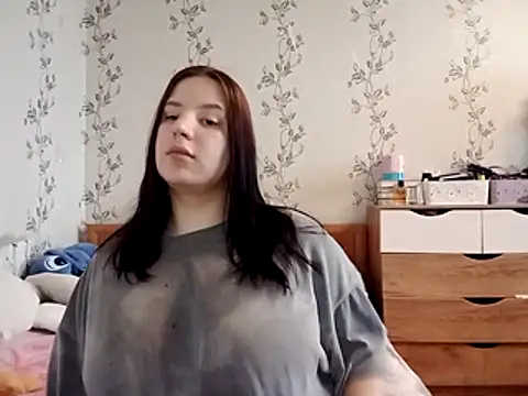 symmetryinvoid online show from April 3, 5:49 am