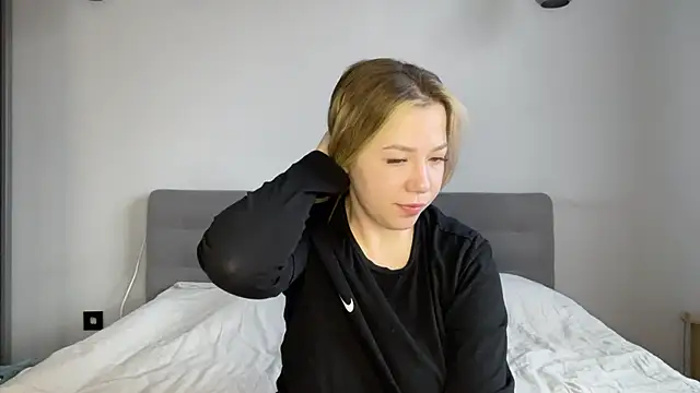 Snapshot of alyrasun chatting on March 15, 5:57 am alyrasun online show from March 15, 5:57 am