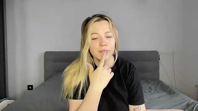 Snapshot of alyrasun chatting on March 23, 6:06 am alyrasun online show from March 23, 6:06 am