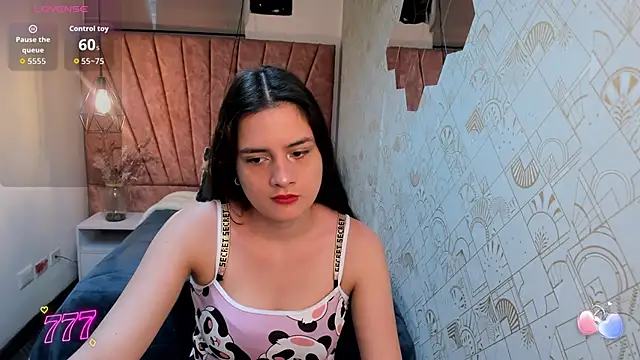 Snapshot of Zoe__Taylor__ chatting on March 15, 12:11 pm Zoe Taylor online show from March 15, 12:11 pm