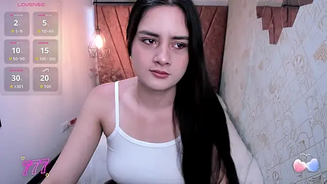 Snapshot of Zoe__Taylor__ chatting on May 18, 11:49 am Zoe Taylor online show from May 18, 11:49 am