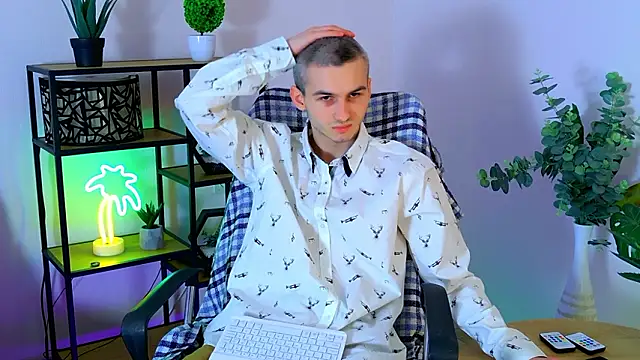 Snapshot of Magic_Storms chatting on March 17, 2:53 pm Magic Storms online show from March 17, 2:53 pm