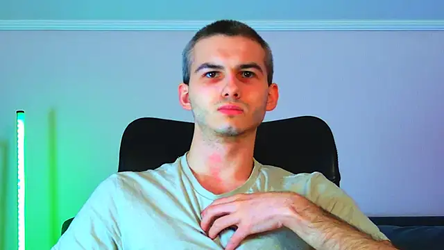 Snapshot of Magic_Storms chatting on March 23, 2:26 am Magic Storms online show from March 23, 2:26 am