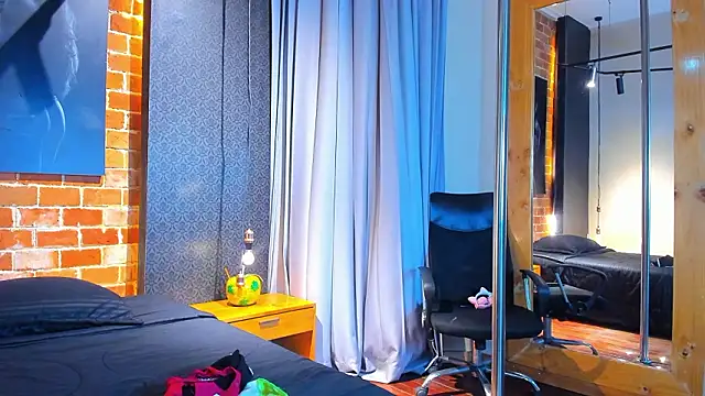 Snapshot of Sienna_Dark chatting on March 12, 11:27 am Sienna Dark online show from March 12, 11:27 am