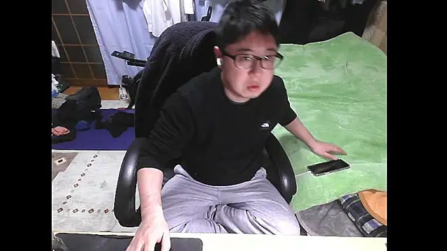 hide39 online show from March 14, 5:07 pm