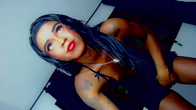 Snapshot of laaura_dolll chatting on March 27, 1:44 am laaura dolll online show from March 27, 1:44 am