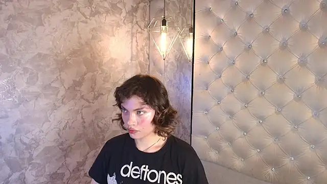 Snapshot of LiaSweetxx chatting on March 13, 11:28 am LiaSweetxx online show from March 13, 11:28 am