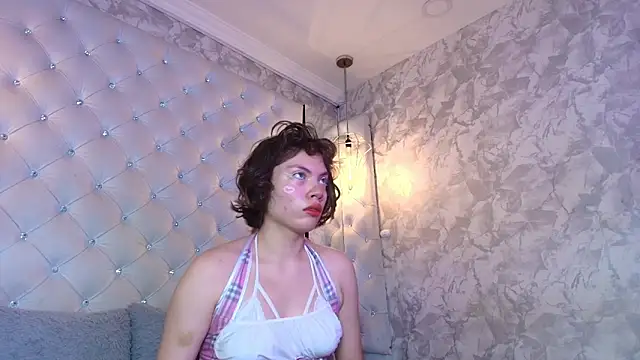 Snapshot of LiaSweetxx chatting on March 19, 7:18 pm LiaSweetxx online show from March 19, 7:18 pm