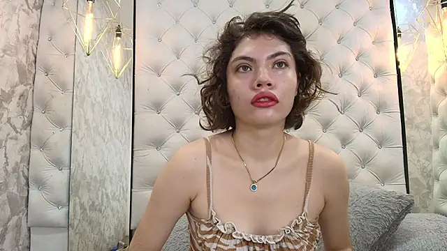 Snapshot of LiaSweetxx chatting on March 28, 7:35 pm LiaSweetxx online show from March 28, 7:35 pm