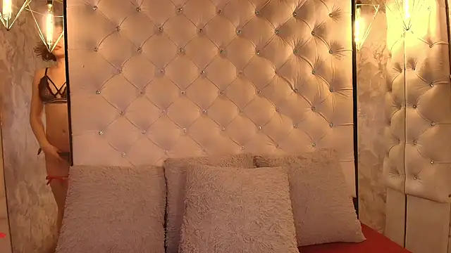 Snapshot of LiaSweetxx chatting on March 31, 7:25 pm LiaSweetxx online show from March 31, 7:25 pm