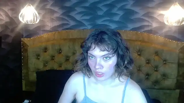 Snapshot of LiaSweetxx chatting on April 2, 7:33 pm LiaSweetxx online show from April 2, 7:33 pm