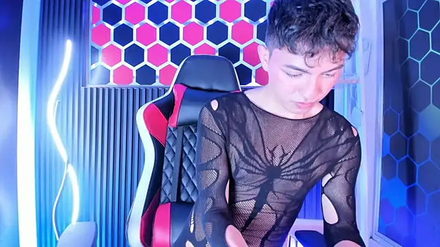Cristopher Wild online show from May 20, 4:18 am