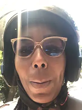 Snapshot of almaseductora chatting on April 3, 4:49 pm almaseductora online show from April 3, 4:49 pm