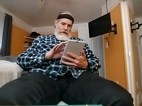 Snapshot of 32666damon chatting on March 23, 11:31 pm 32666damon online show from March 23, 11:31 pm