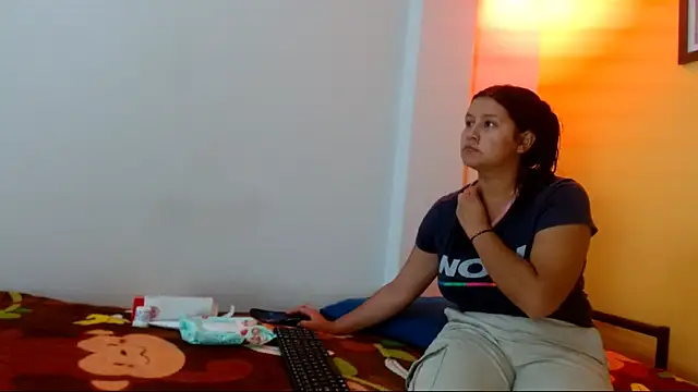 Snapshot of sashabigboobs69 chatting on April 2, 1:25 am sashabigboobs69 online show from April 2, 1:25 am