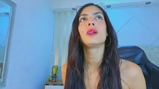 j belle  online show from April 3, 1:42 pm