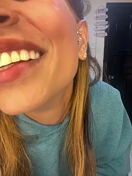 myeli10 online show from March 31, 1:22 pm